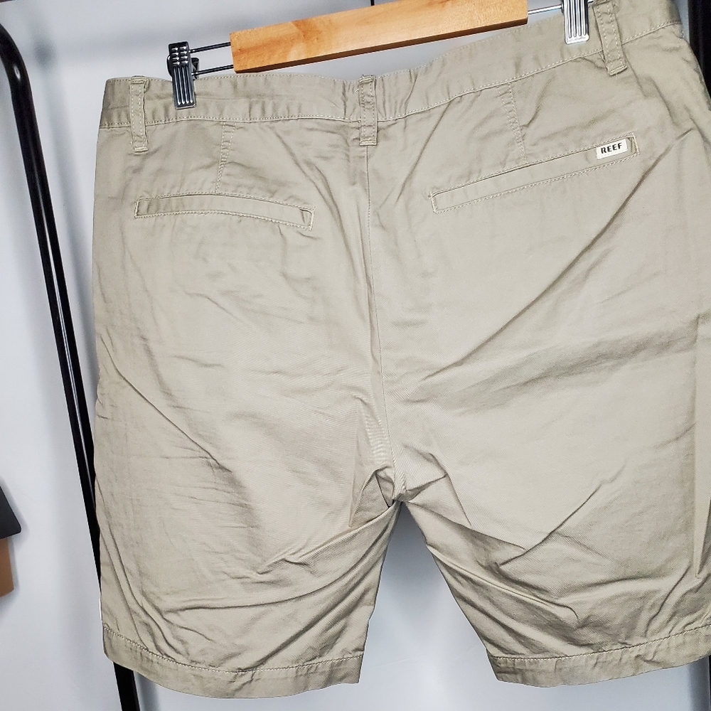 Reef shorts - Picture 2 of 2